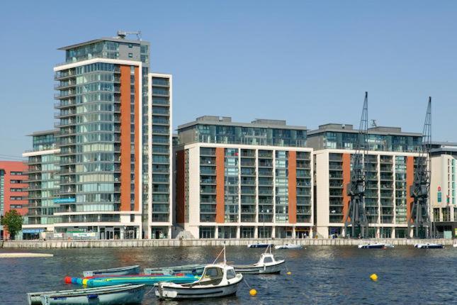 Excel Stunning Duplex Penthouse * Londra